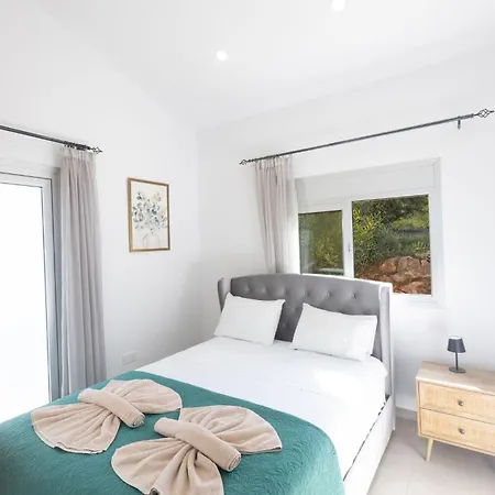 Kypriana Sea Views Walk To & Strip Sleeps 8 Pool Villa Protaras