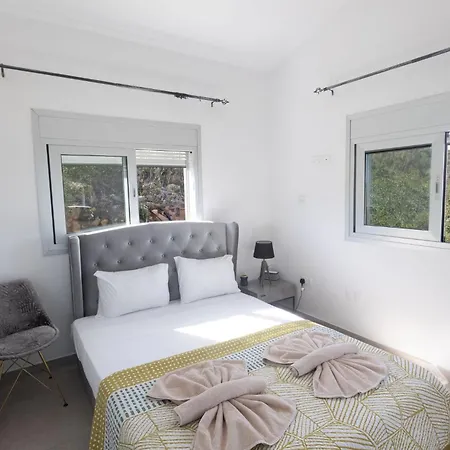 Kypriana Sea Views Walk To & Strip Sleeps 8 Pool *
