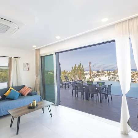 Villa Kypriana Sea Views Walk To & Strip Sleeps 8 Pool