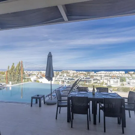 Villa Kypriana Sea Views Walk To & Strip Sleeps 8 Pool *